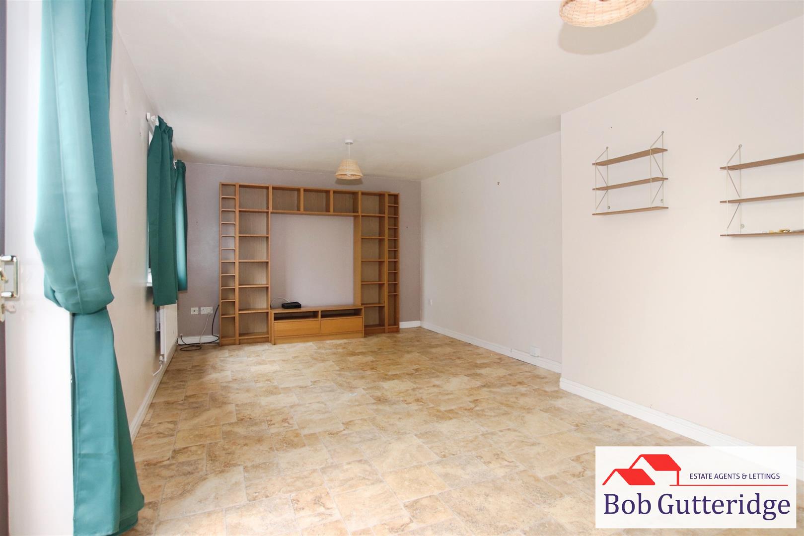 FULL WIDTH LOUNGE / DINING ROOM